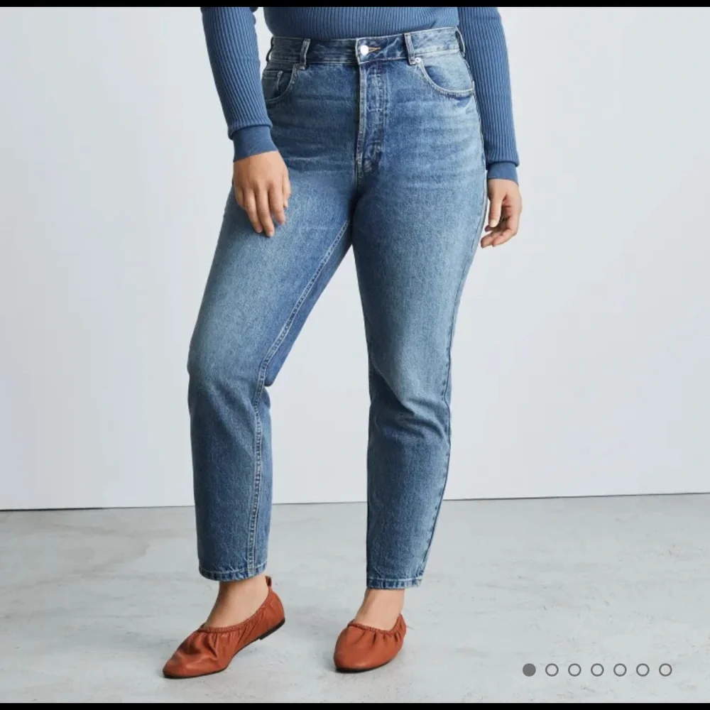 Everlane Cheeky 90s Jeans / Never Worn! - Picture 2 of 7